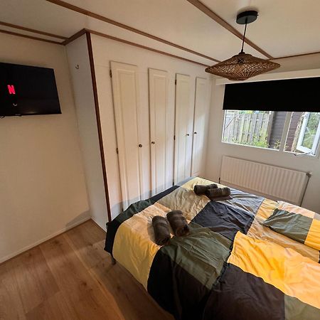 Ruim En Luxe Chalet Privetuin - Park 'De Ijsvogel' Apartment Voorthuizen Ngoại thất bức ảnh