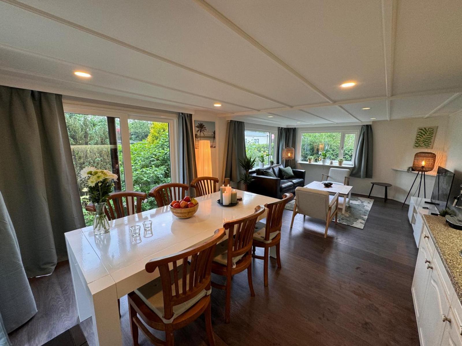 Ruim En Luxe Chalet Privetuin - Park 'De Ijsvogel' Apartment Voorthuizen Ngoại thất bức ảnh
